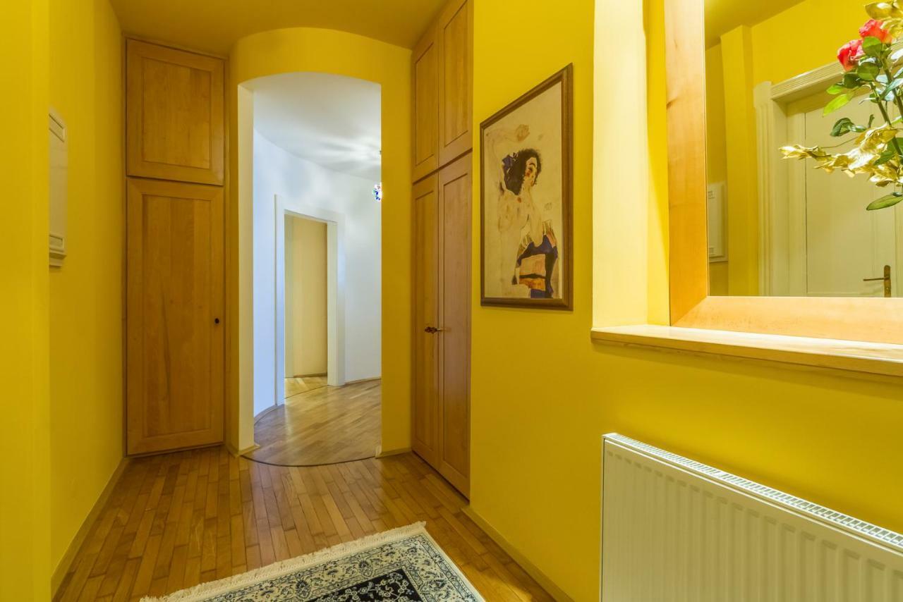 Victor Apartament *